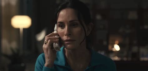 Courteney Cox Says ‘scream 6′ Was The First Time She Fought Ghostface