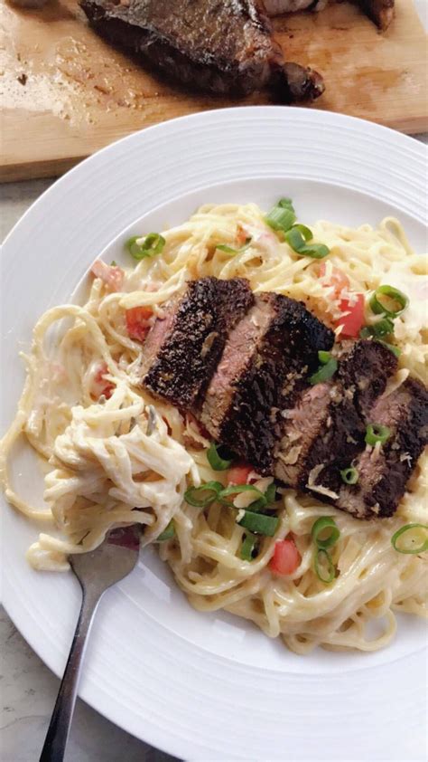 Once pasta is cooked, add spinach & green onions to the alfredo sauce. Steak and Smoked Gouda Alfredo - Coop Can Cook | Recipe ...
