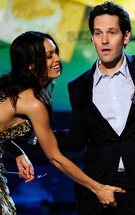 Rosario Dawson Grab Paul Rudds Package Picture ~ Hot News And