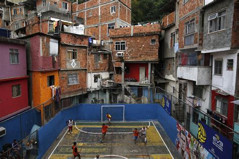 [73 ] favela wallpaper