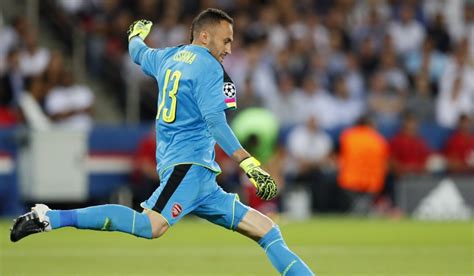 David ospina surgió en la cantera de atlético nacional, debutando en el año 2005 y ganando tres títulos de liga que a la postre lo catapultaron al fútbol europeo donde vistió las camisetas de niza en francia, nápoli en italia y arsenal en inglaterra. david ospina nacional: Atlético Nacional desmiente interés por David Ospina | Deportes | Caracol ...