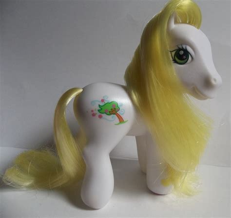 Breezie My Little Pony White G3 Yellow Hair Tree Symbol