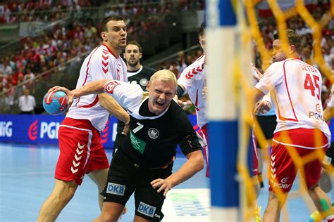 Reprezentacja polski zremisowała 23:23 z niemcami w swoim ostatnim meczu podczas mistrzostw świata 2021. Polska - Niemcy, piłka ręczna - Super Express