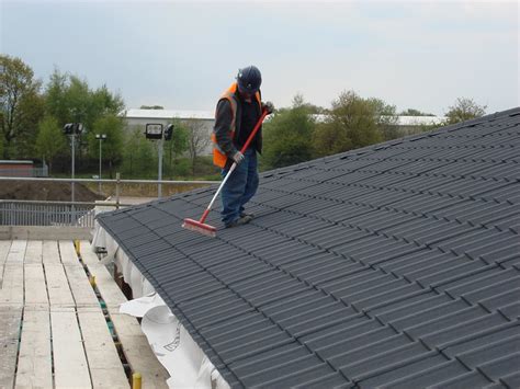 Benefits Of Hiring A Professional Roof Cleaning Company