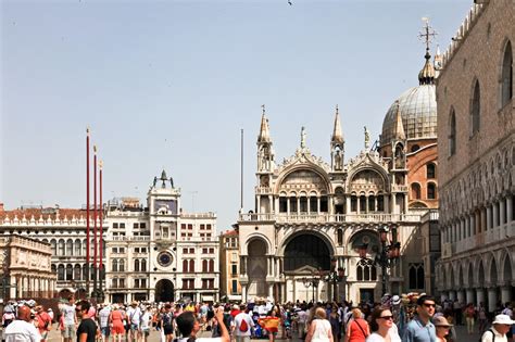 God bless the war business 4. File:Venise, les touristes (7603545270).jpg - Wikimedia ...