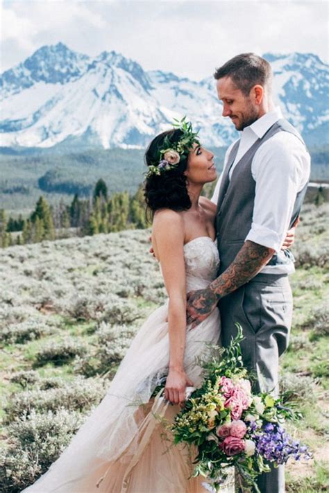 50 Beautiful Mountain Wedding Ideas You Should Try For Your Wedding