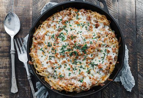 Easy Baked Spaghetti With Melted Mozzarella Heinens Grocery Store