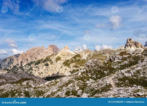 Vue Panoramique De Sesto Ou Sexten Dolomites De Tre Cime Di Lavaredo