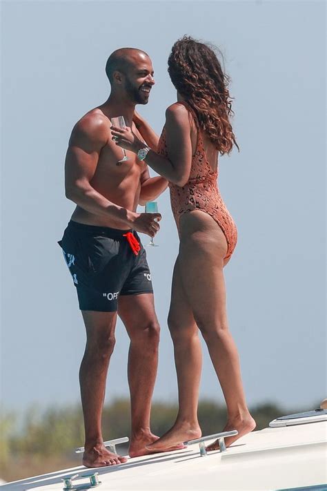 Rochelle Humes  nackt