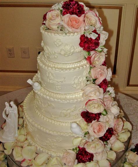Floral Abundance Wedding Cake Decorated Cake By Nancys Cakesdecor