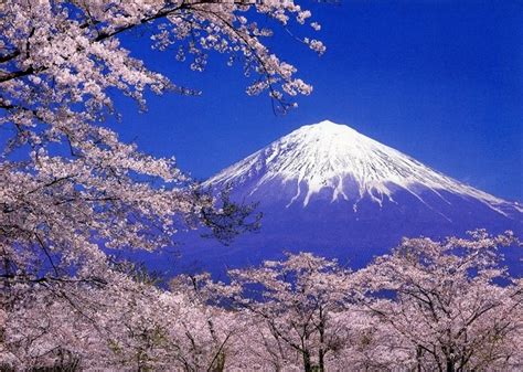 Mont fuji est le plus grand montagne en japan. Le mont Fuji au patrimoine mondial de l'Unesco