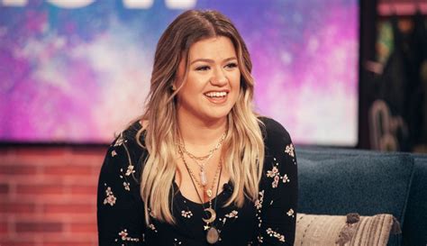 Kelly Clarkson Says Celebs Were Really Mean During Idol Days Except For One Kind Star