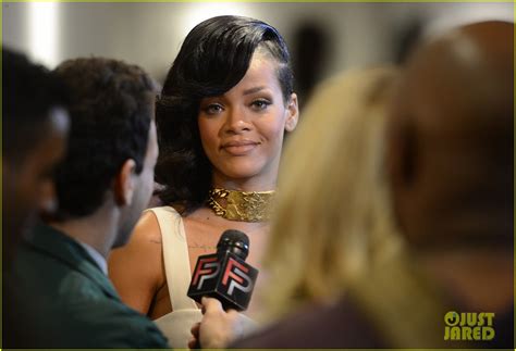 Rihanna Nude By Rihanna Fragrance Launch Photo Rihanna Pictures Just Jared