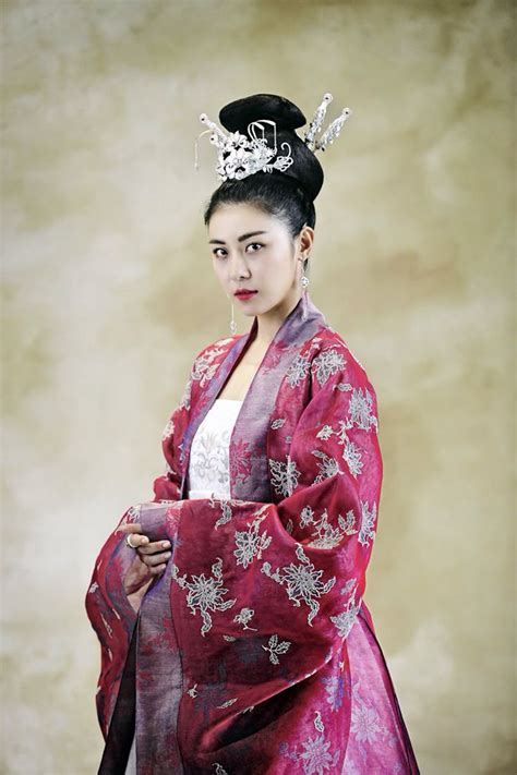 Hwatu is a period drama which tells the turbulent story of empress qi. 239 best HA JI WON & EMPRESS KI images on Pinterest ...