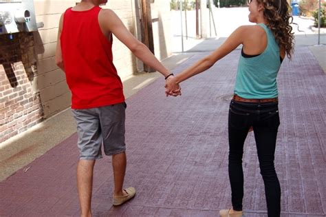 Girl Boy Holding Hands Street Lovers Girlfriend Boyfriend