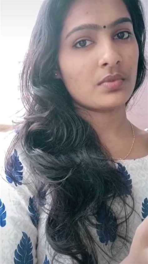 Banu Beautifull Tamil Girl Pictures