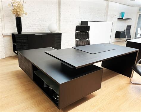 Large Executive Desks With Real Wood Or Glass Desk Tops 🇮🇹
