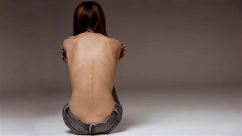 alarma por un peligroso juego por whatsapp que promueve la anorexia y la bulimia infobae