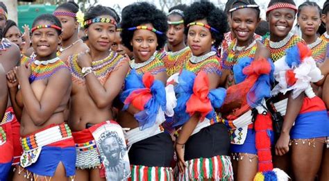 Zulu Reed Dance Mkhosi Womhlanga Enyokeni Palace Maidens