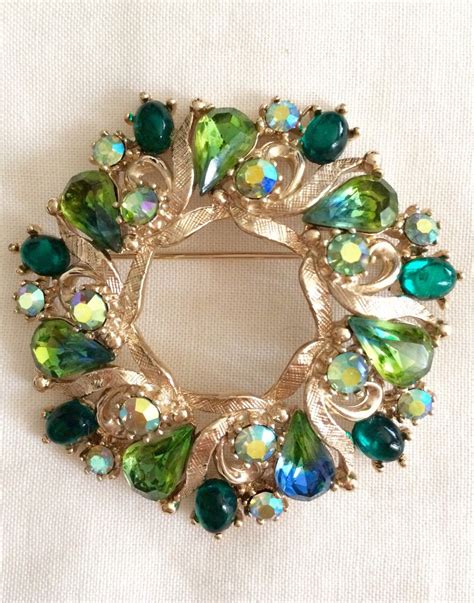 Sale Vintage Green Rhinestone Brooch Bright Sparkling Shades Etsy Vintage Rhinestone Jewelry