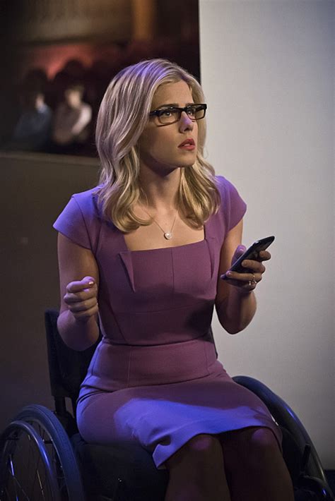 Will Felicity Walk Again On Arrow Curtis Solution Is Giving Us
