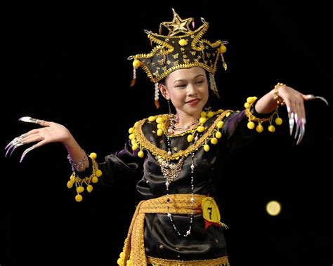 Tarian singa dipersembahkan sempena perayaan… falsafah alamiah. Asal Usul Tarian Igal-Igal - Sabahan Dot My
