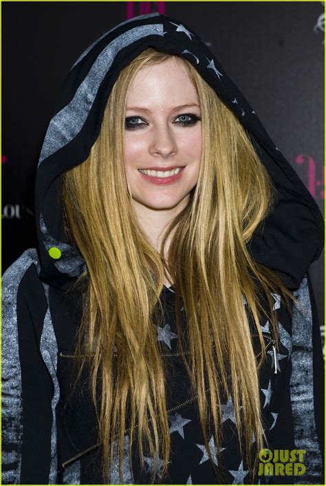 Full Sized Photo Of Avril Lavigne Abbey Dawn Launch Party 01 Photo