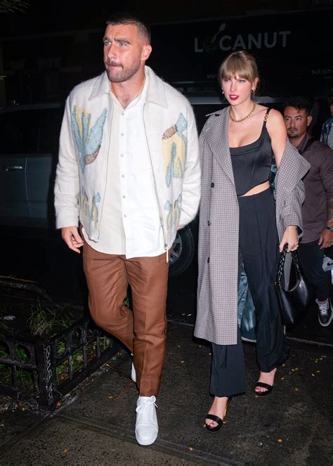 Taylor Swift And Travis Kelce Hold Hands After Surprise ‘snl Cameos