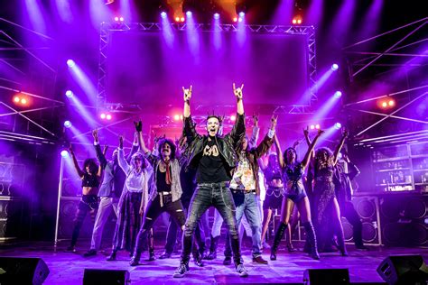 Rock Of Ages The Company Of Rock Of Ages 2018 2019 Tour Photo Richard