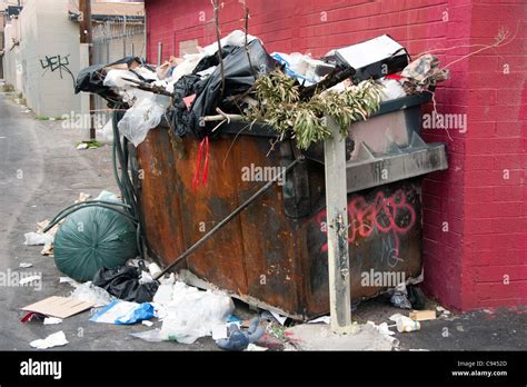 Garbage Alley Trash Hi Res Stock Photography And Images Alamy