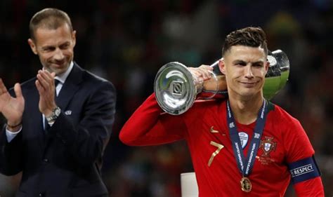 رسميا كريستيانو رونالدو يتوج بجائزة أفضل لاعب برتغالي 2019