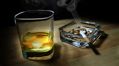 Rokok Dan Alkohol Picu Penuaan Dini