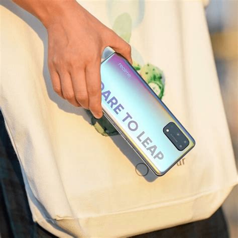 120 hz fast charging 65 w fully in 35 minutes with a rear camera, 4 lens. Realme X7 Pro official renders leaked - Geeky Gadgets