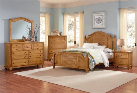 We carry a large selection of vaughan bassett furniture cottage snow white bedroom furniture on sale. Shutters Poster Bedroom Set (Pine) Vaughan Bassett ...