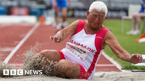 In Pictures Photographer In Awe Of Older Athletes Bbc News