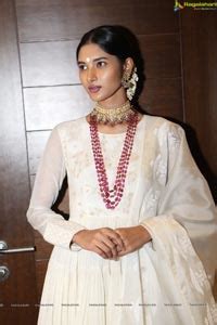 Photos Devika Dhanyuni At Kishandas Jewellers