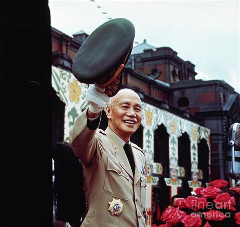 Chiang Kai Shek Waving His Hat Photograph By Bettmann Pixels