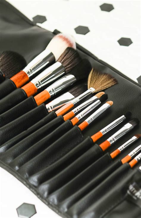 15 vanity planet makeup brushes and how to properly use them