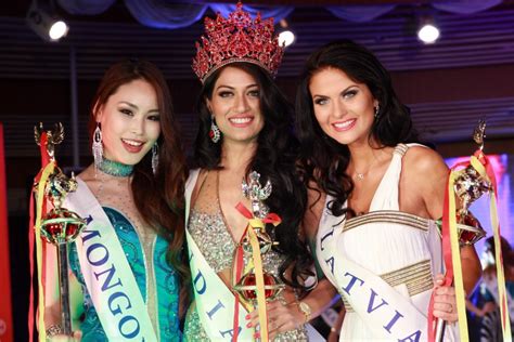 Beauty And Secret Himangini Singh Yadu Won Miss Asia Pacific World 2012