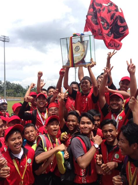 Permohonan skim bantuan perkahwinan baitulmal maiwp online. Rumah Merah Juara Keseluruhan Sukan SMIH 2017 | Sekolah ...