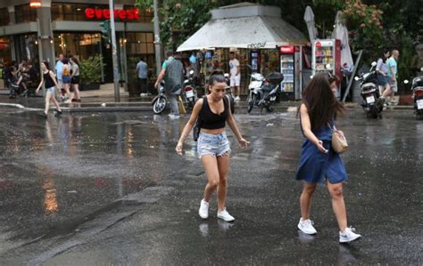 Ψάχνετε την καλύτερη διαδρομή για την πόλη αθήνα Καιρός: Σφοδρή καταιγίδα στην Αθήνα - Ακινητοποιήθηκαν ...