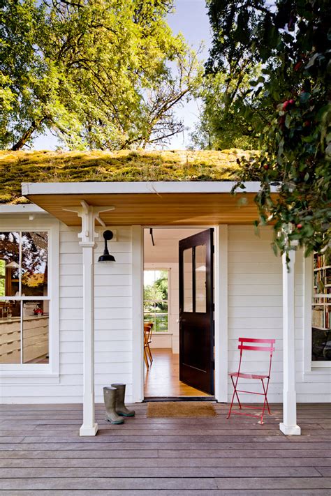 39 Cool Small Front Porch Design Ideas - DigsDigs
