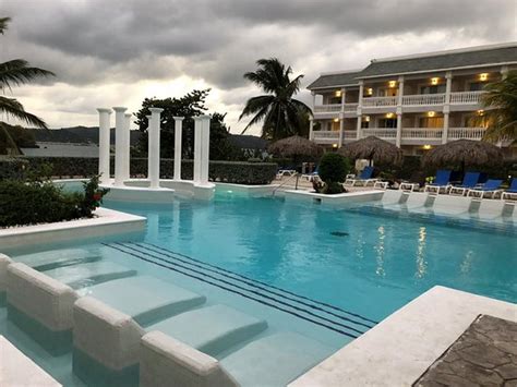 The Entertainment Review Of Grand Palladium Lady Hamilton Resort And Spa Lucea Jamaica