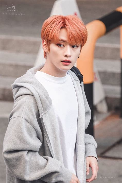 His family consists of his mother, father, and one older sister. minho skz em 2020 | Lee min ho, Rapper, Dançarino
