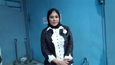 Saat itu, vicky yang mencoba menggrebek kediaman angel lelga pada 2018 lalu. 3 Tuntutan Vivie untuk Vicky Prasetyo, dari Uang Rp340 ...