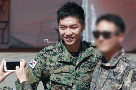 Earlier today, the media reports revealed that lee seung gi and lee da in have been in a … read more on allkpop.com 10 pictures of Lee Seung Gi's army transformation - Koreaboo