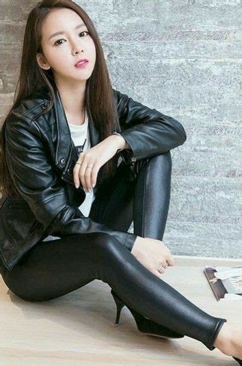 Pin Von ️lederlady ️ Auf Asia Girls ️ Leder Leggings Lederjeans Asiatische Schönheit