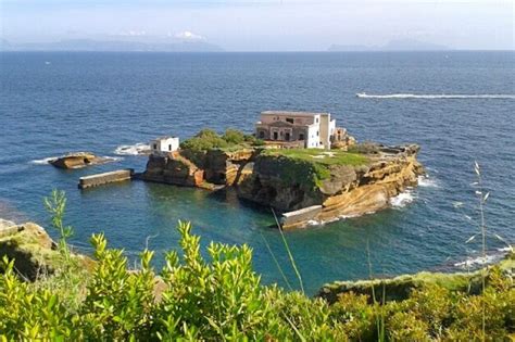 Isola La Gaiola Is A Beautiful Cursed Island In Italy Private Island