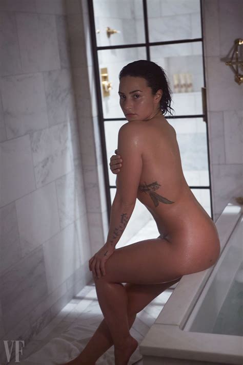Demi Lavato Nude