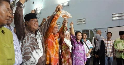 Ghani ibrahim, chief executive officer of yayasan salam malaysia having a discussion on the role ngos play to. PRK Kajang: Pembangkang tewas | roketkini.com